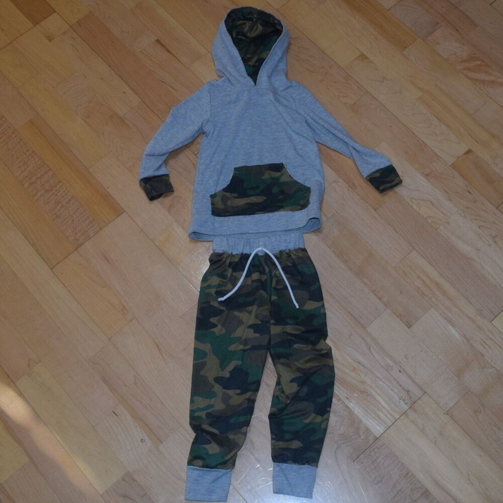 BOUTIQUE Baby Toddler Boys' Sz 2t Outfit CAMOFLAUGE Hoodie Shirt Pants